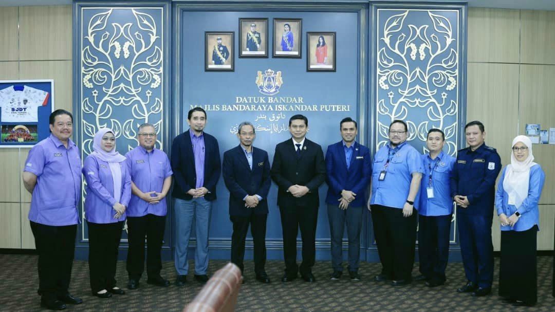 Kunjungan hormat ke Majlis Bandaraya Iskandar Puteri