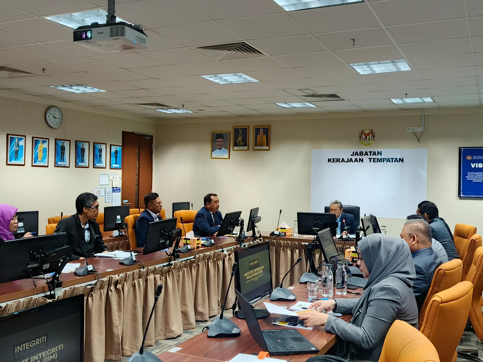 Kunjungan hormat ke atas YBhg. Dato’ Mohd Fadzli Mohd Kenali, Ketua Pengarah Jabatan Kerajaan Tempatan (JKT)