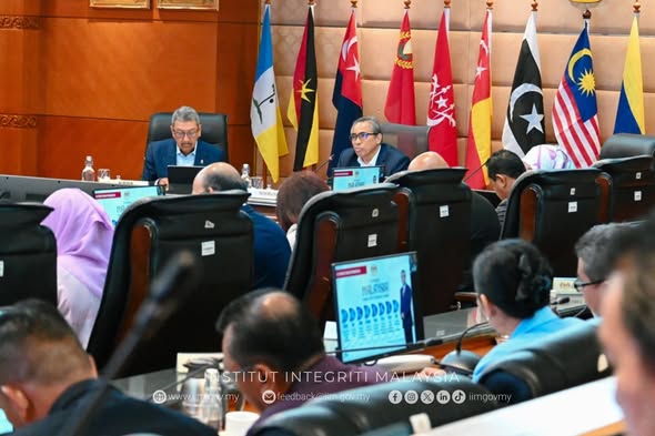 Pembentangan Sistem Pengurusan Integriti dan Governans (SPINE) dalam Mesyuarat Pasukan Petugas Khas Reformasi Agensi (STAR)