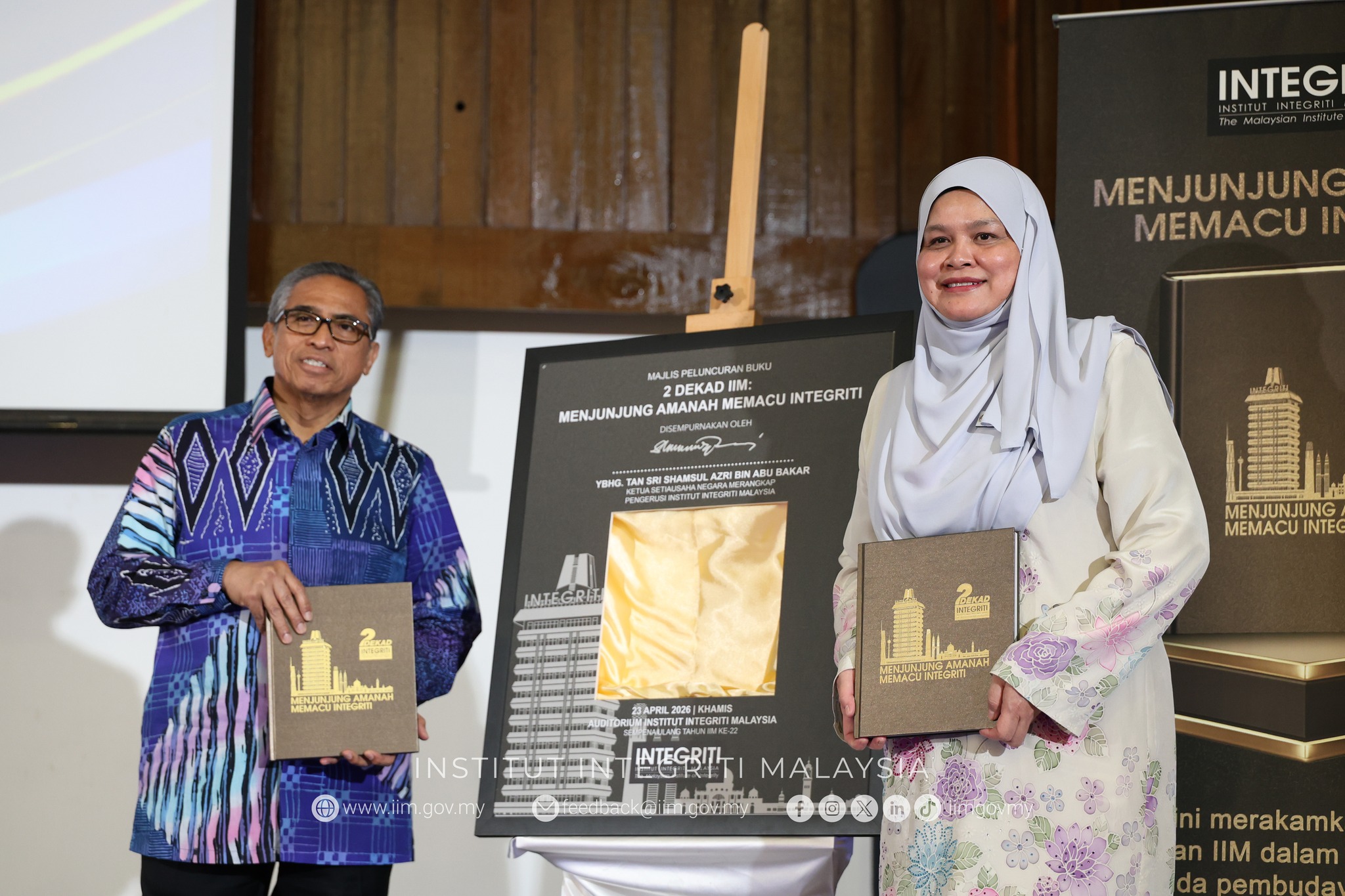 Peluncuran Buku 2 Dekad IIM – Menjunjung Amanah Memacu Integriti