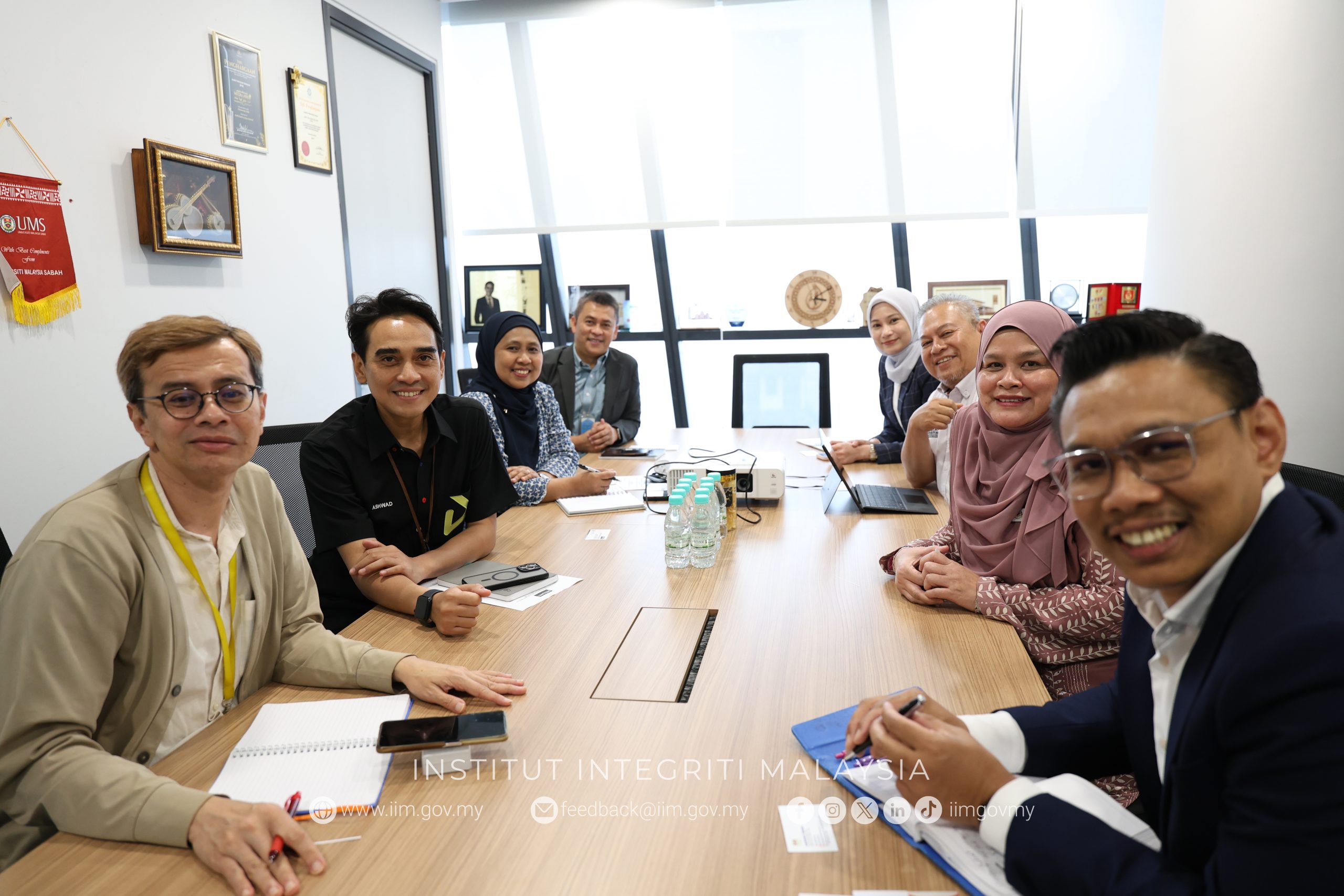 KUNJUNGAN HORMAT INSTITUT INTEGRITI MALAYSIA (IIM) KE ATAS PEJABAT KETUA PENGARAH PENYIARAN RADIO TELEVISYEN MALAYSIA (RTM)