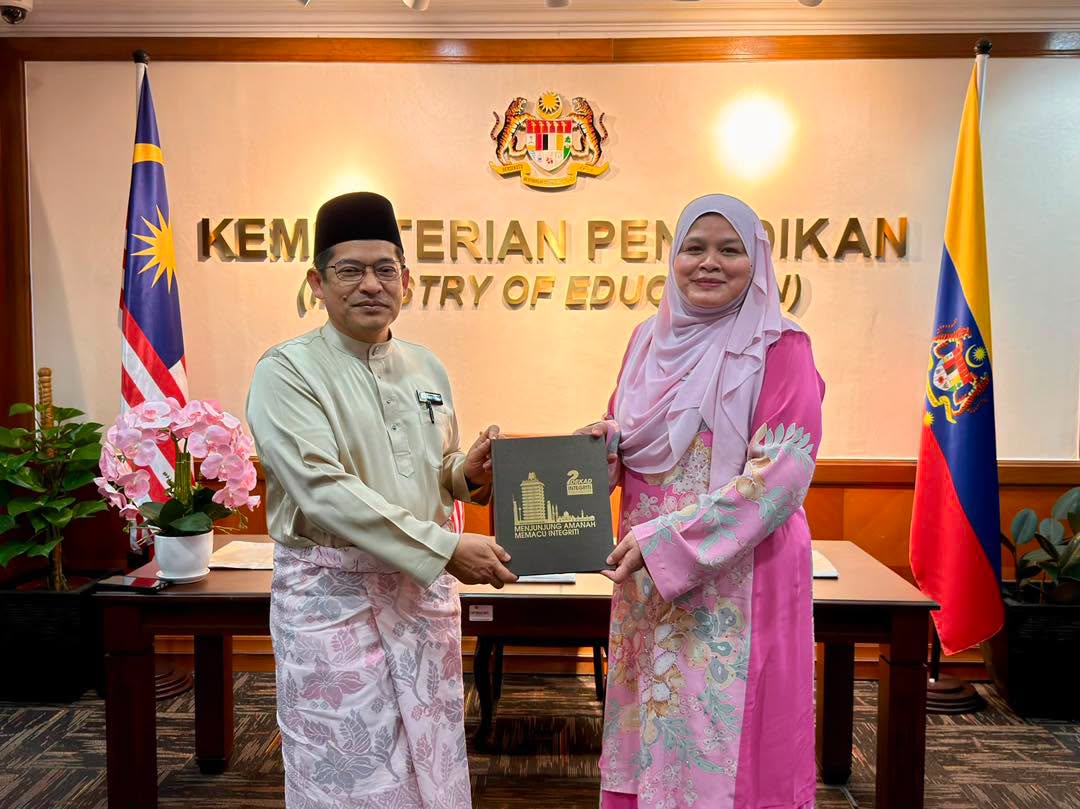 Kunjungan hormat ke atas Ketua Setiausaha Kementerian Pendidikan (KPM)