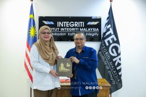 Kunjungan Hormat Amanah Raya Berhad ke Institut Integriti Malaysia