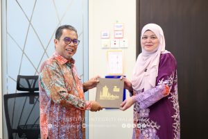Kunjungan hormat ke Jabatan Kemajuan Masyarakat (KEMAS)